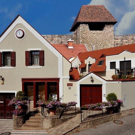 Patria Panzio Bed & Breakfast Eger Exterior photo