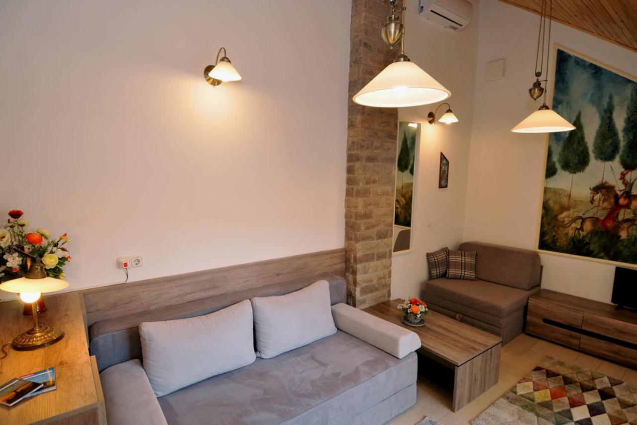 Patria Panzio Bed & Breakfast Eger Exterior photo